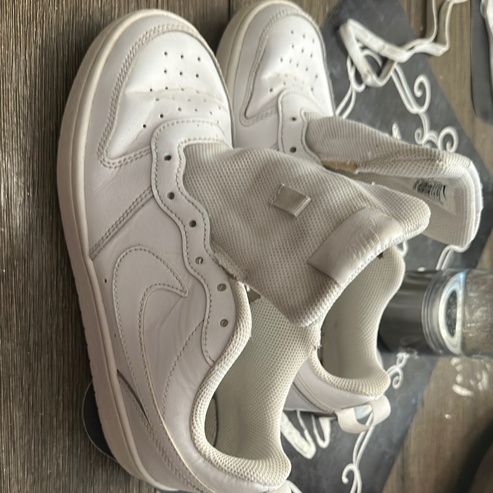 Nike Youth Air Force 1 shoes
